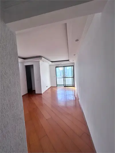 Apartamento com 3 quartos para alugar em Cambuci – SP