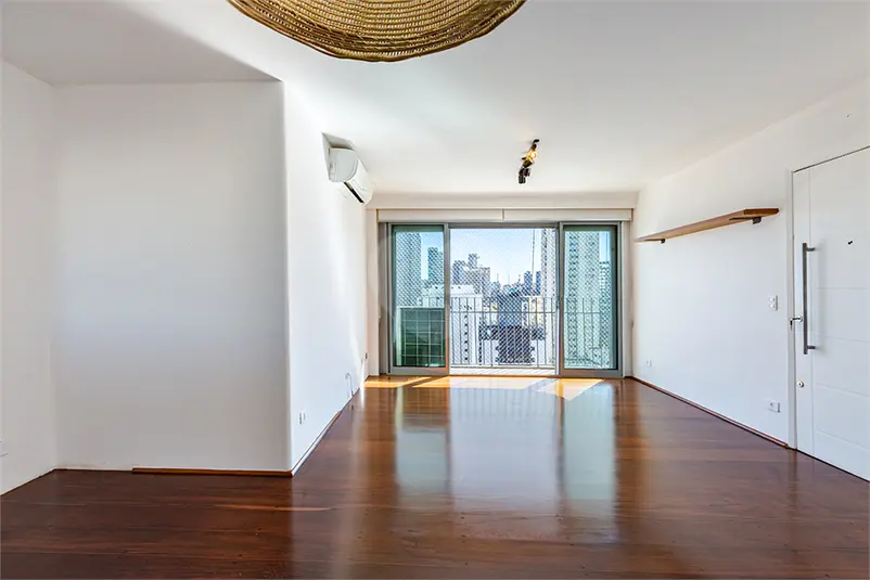 Apartamento com 3 quartos para alugar em Vila Madalena – SP