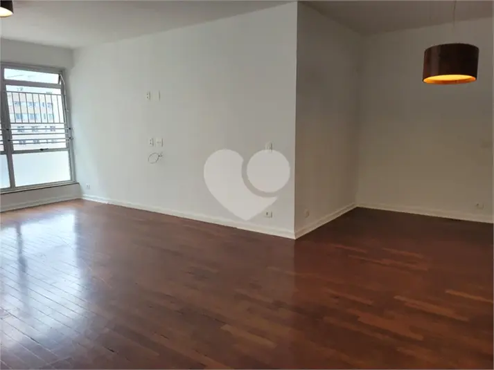 Apartamento com 3 quartos para alugar em Paraíso – SP