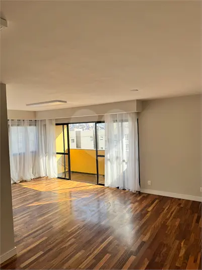 Apartamento com 3 quartos para alugar em Panamby – SP