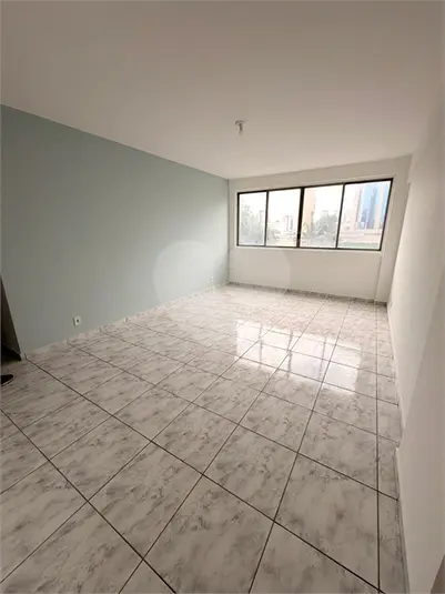 Apartamento com 3 quartos para alugar em Lapa – SP