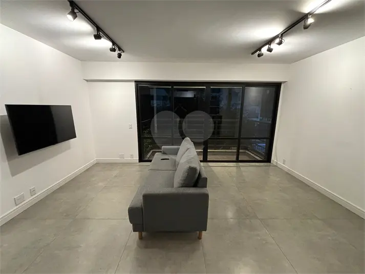 Apartamento com 3 quartos para alugar em Vila Olímpia – SP
