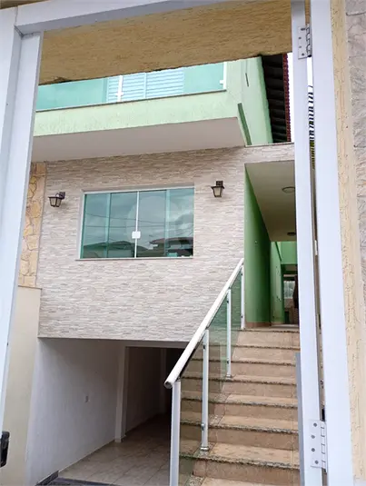 Sobrado com 3 quartos para alugar em Jd Libano – SP