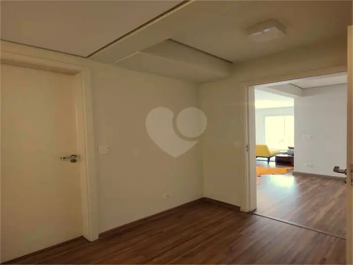 Apartamento com 3 quartos para alugar em Alto da Lapa – SP