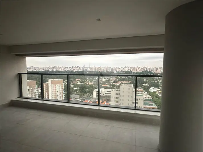 Apartamento com 3 quartos à venda em Moema – SP