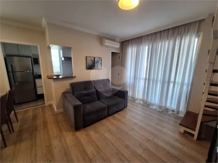 Duplex com 2 quartos para alugar em Moema – SP