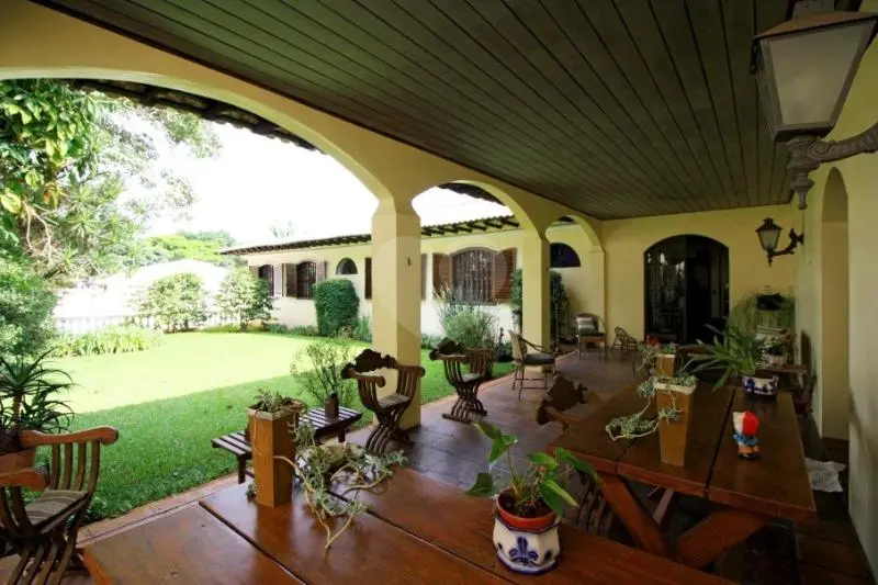 Casa térrea com 4 quartos à venda em Alto de Pinheiros – SP