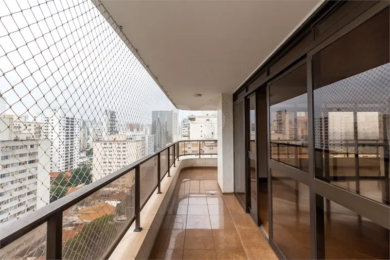 Apartamento com 4 quartos para alugar em Jardim Paulista – SP
