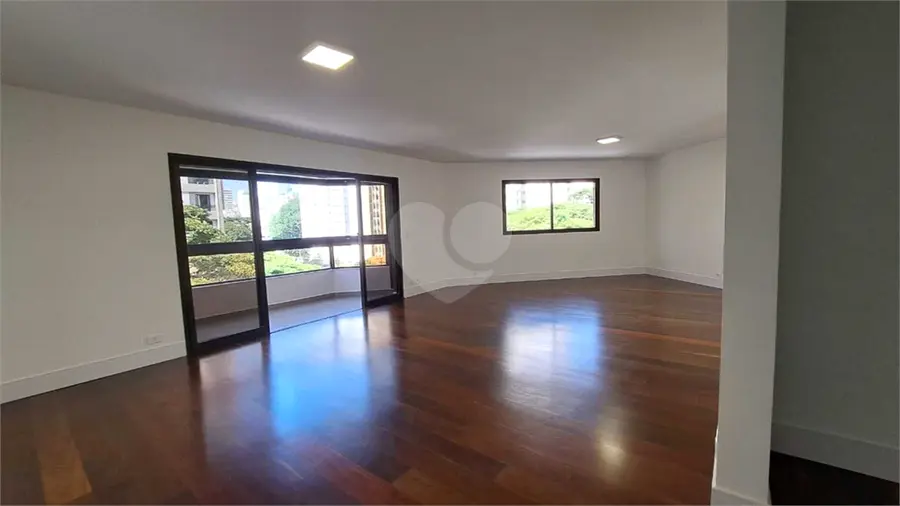 Apartamento com 4 quartos para alugar em Brooklin – SP