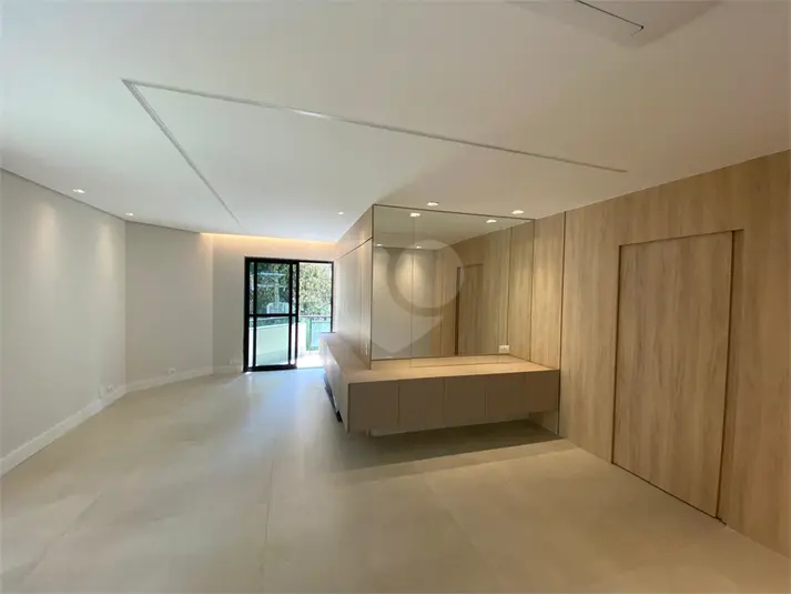 Apartamento com 3 quartos à venda em Moema – SP