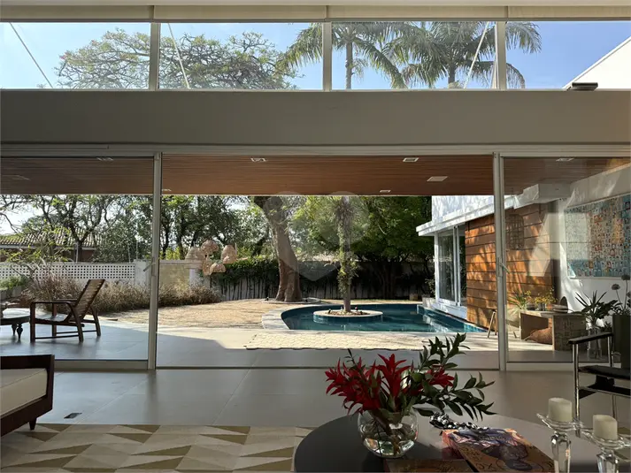 Casa com 4 quartos à venda em Alto de Pinheiros – SP