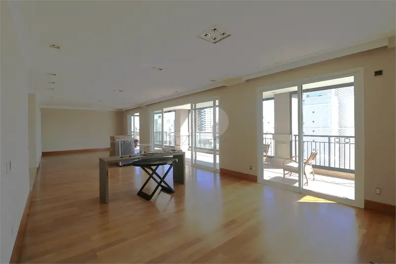 Apartamento com 4 quartos à venda em Moema – SP