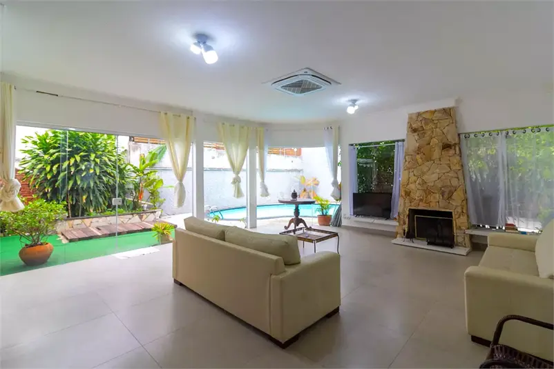 Casa térrea com 8 quartos à venda em Jardim Prudência – SP