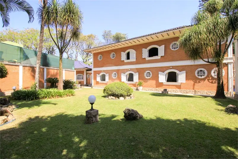 Sobrado com 4 quartos à venda em Alto de Pinheiros – SP