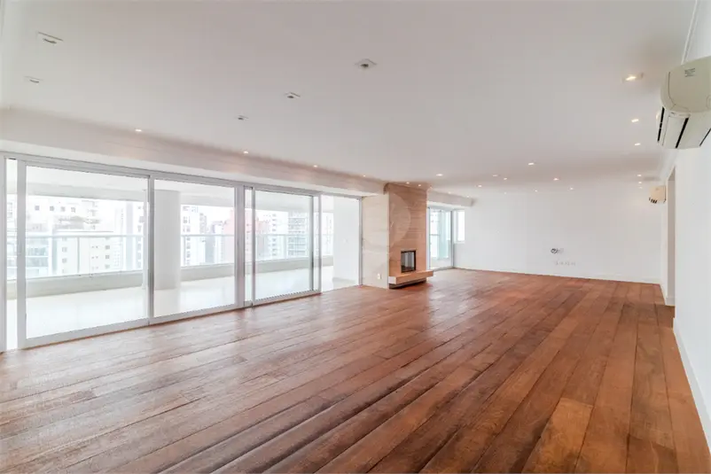 Apartamento com 3 quartos à venda em Moema – SP