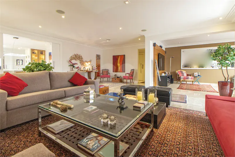 Apartamento com 4 quartos à venda em Moema – SP