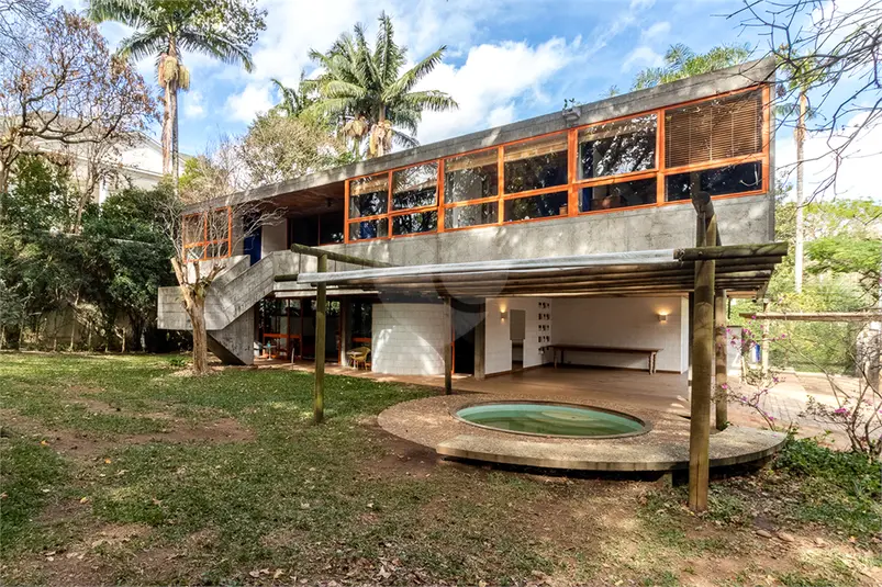Sobrado com 4 quartos à venda em Alto de Pinheiros – SP