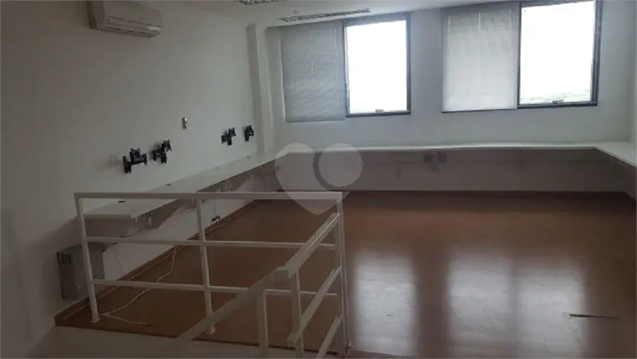 Salas à venda ou para alugar em Alto de Pinheiros – SP