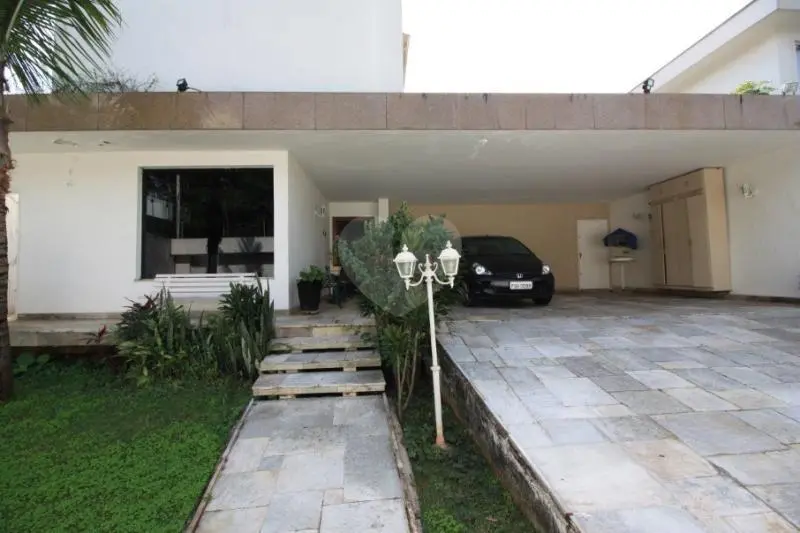 Casa com 4 quartos à venda em Alto da Lapa – SP