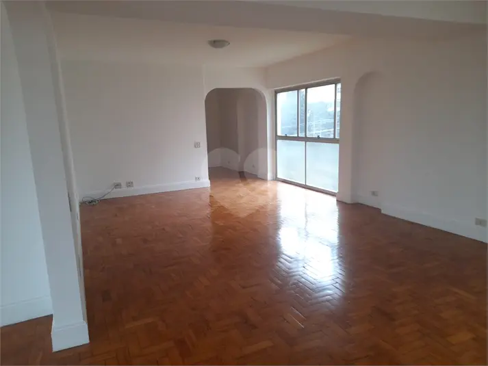 Apartamento com 4 quartos para alugar em Paraíso – SP