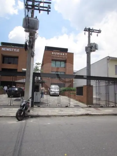 Prédio inteiro à venda ou para alugar em Brooklin – SP