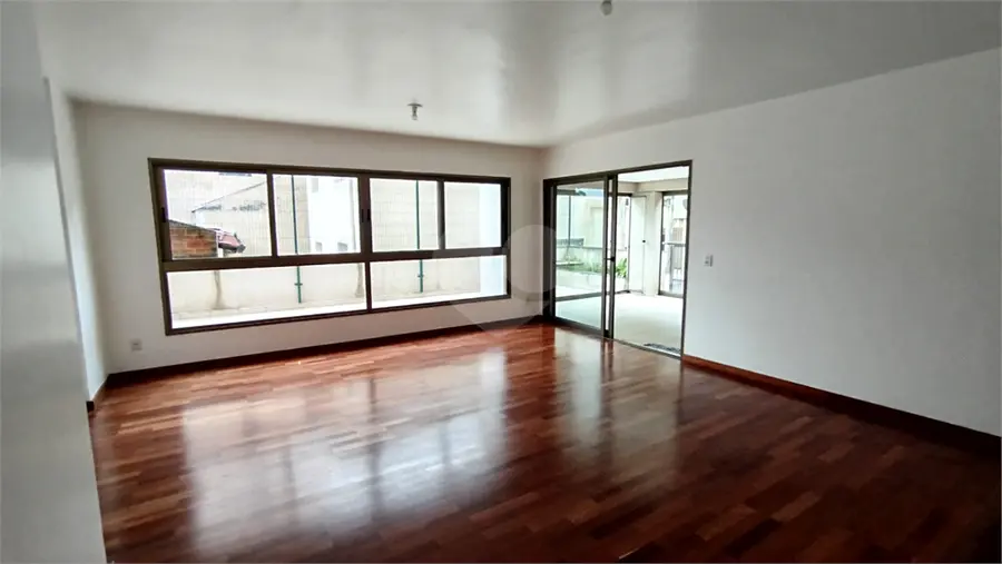 Apartamento com 3 quartos para alugar em Vila Madalena – SP