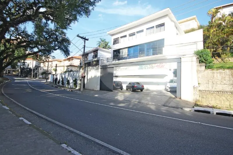 Prédio inteiro à venda em Pacaembú – SP