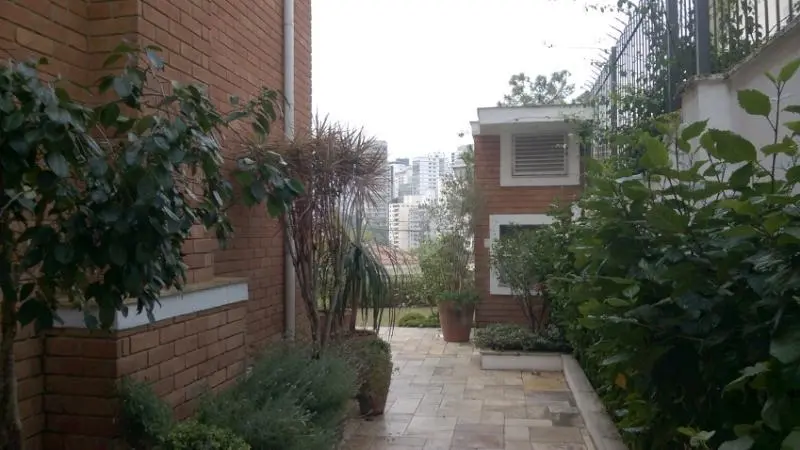Casa com 4 quartos à venda em Pacaembú – SP