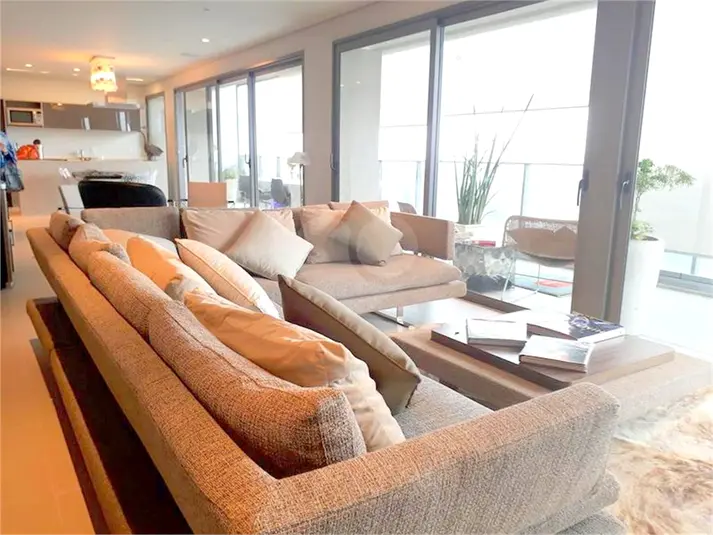 Duplex com 3 quartos à venda ou para alugar em Pinheiros – SP