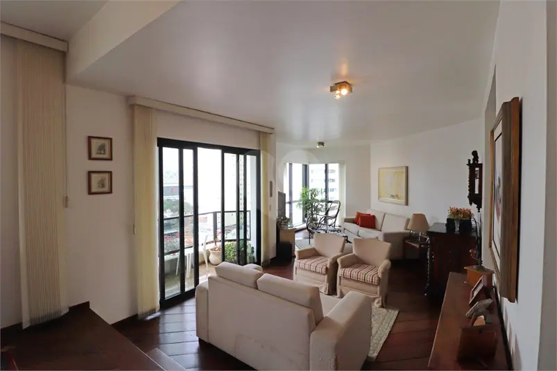 Apartamento com 4 quartos à venda em Moema – SP