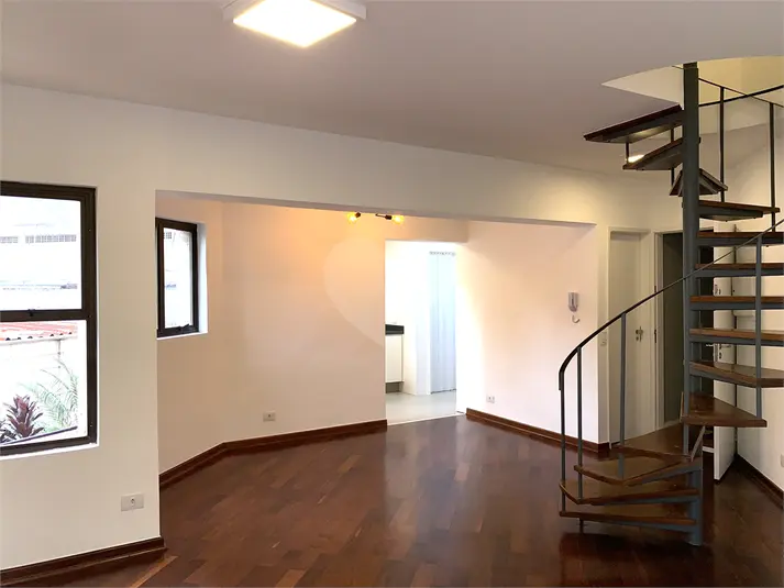 Duplex com 2 quartos para alugar em Vila Madalena – SP