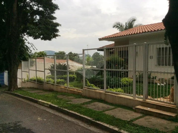 Casa térrea com 4 quartos à venda ou para alugar em Jardim Floresta – SP
