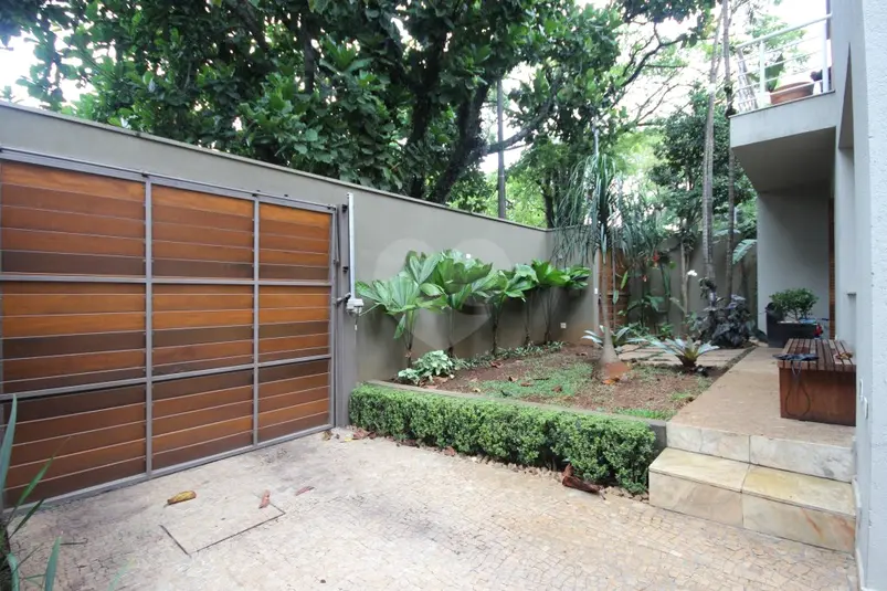 Casa com 4 quartos à venda em Pacaembú – SP