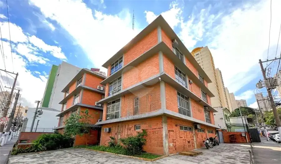 Prédio inteiro para alugar em Santana – SP