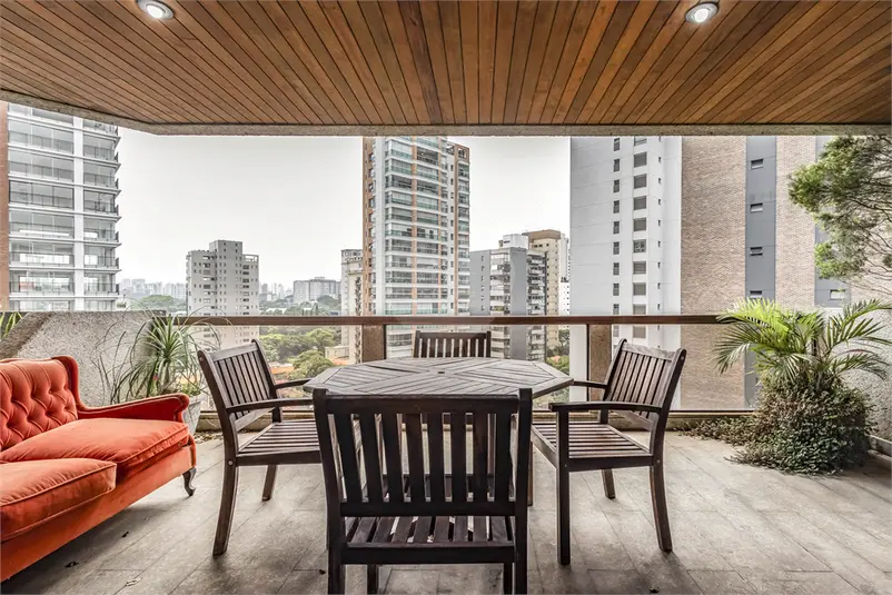 Apartamento com 4 quartos à venda em Moema – SP