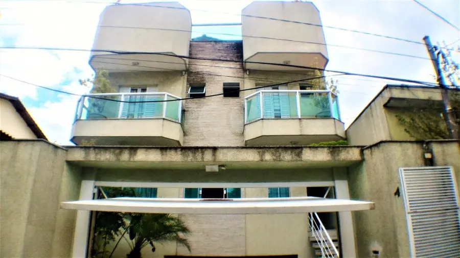 Sobrado com 5 quartos à venda em Parque Vitória – SP