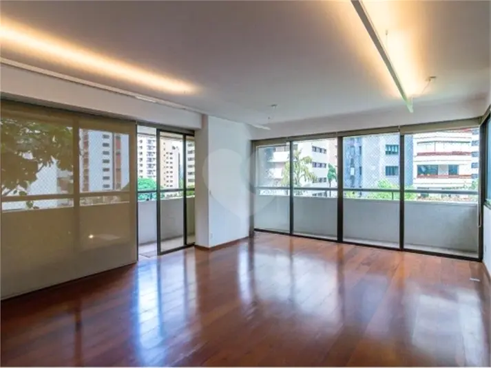Apartamento com 3 quartos à venda em Aclimação – SP