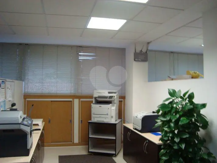 Prédio inteiro à venda ou para alugar em Pompéia – SP