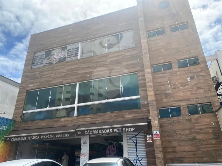 Prédio inteiro com 5 quartos para alugar em Mandaqui – SP