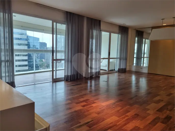 Apartamento com 3 quartos à venda em Itaim Bibi – SP
