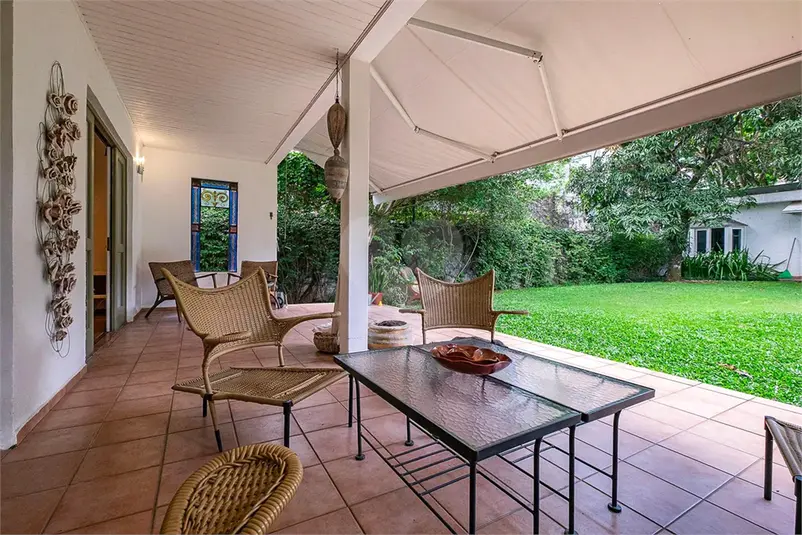 Casa com 4 quartos à venda em Alto de Pinheiros – SP