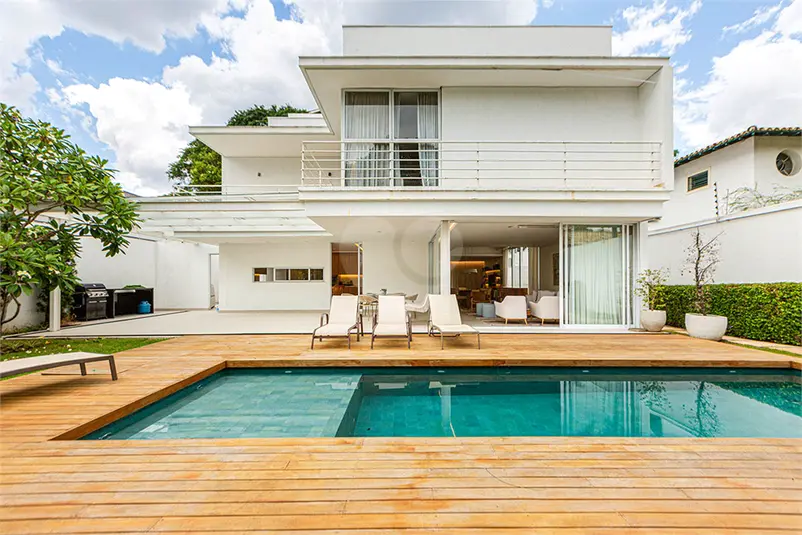 Casa com 4 quartos à venda em Alto de Pinheiros – SP