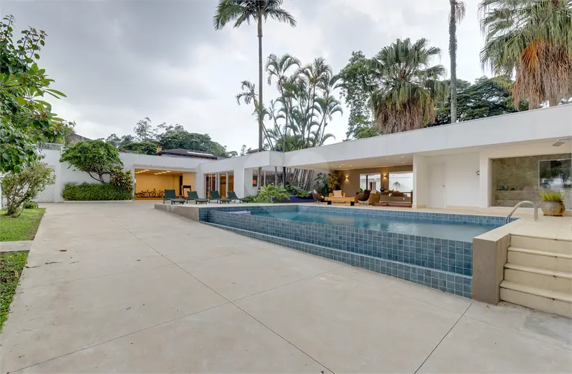 Casa térrea com 4 quartos à venda ou para alugar em Alto da Boa Vista – SP
