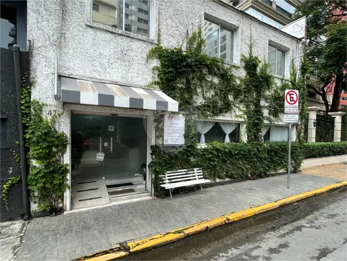 Casa à venda ou para alugar em Itaim Bibi – SP