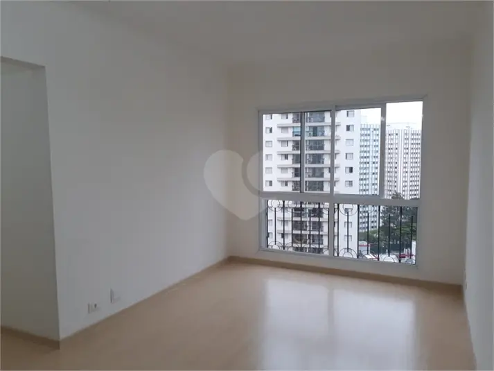 Apartamento com 3 quartos para alugar em Alto da Lapa – SP