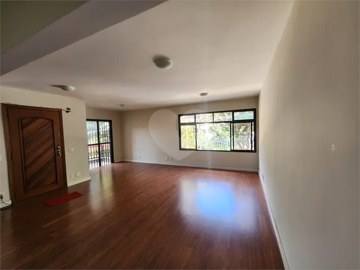 Duplex com 4 quartos para alugar em Santana – SP
