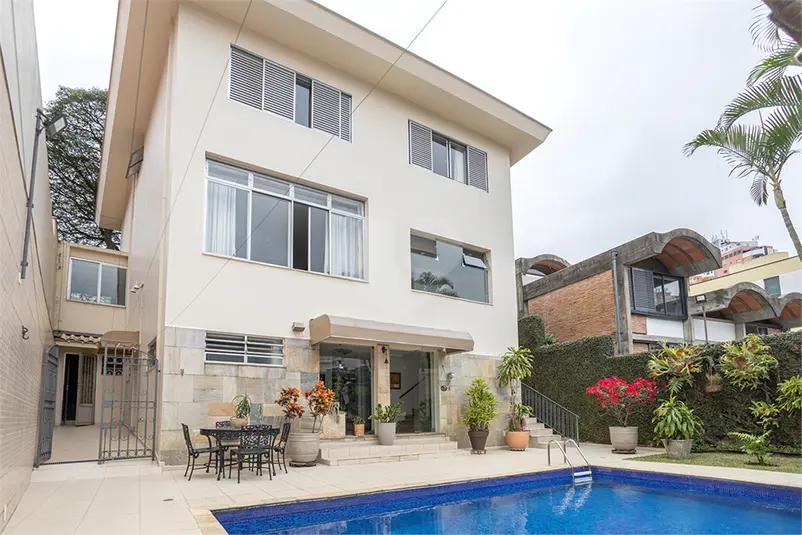 Sobrado com 4 quartos à venda em Vila Madalena – SP