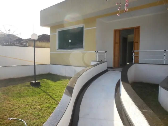 Casa térrea com 3 quartos à venda em Horto – SP