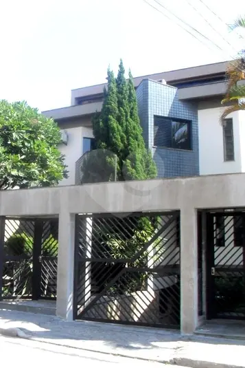 Sobrado com 3 quartos à venda ou para alugar em Vila Carrão – SP