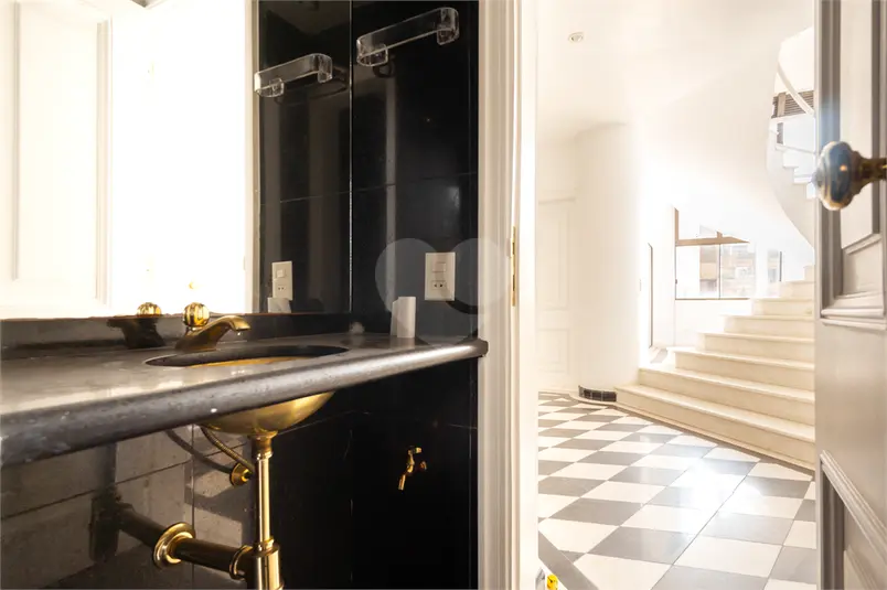 Duplex com 6 quartos à venda em Alto de Pinheiros – SP